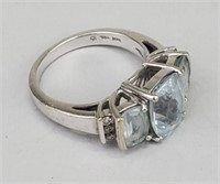 14K White Gold & Aquamarine Ring.