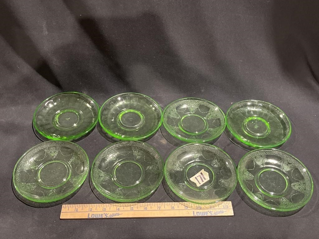 8 green plates