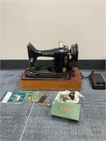 Vintage Singer Sewing Machine w/ Extras