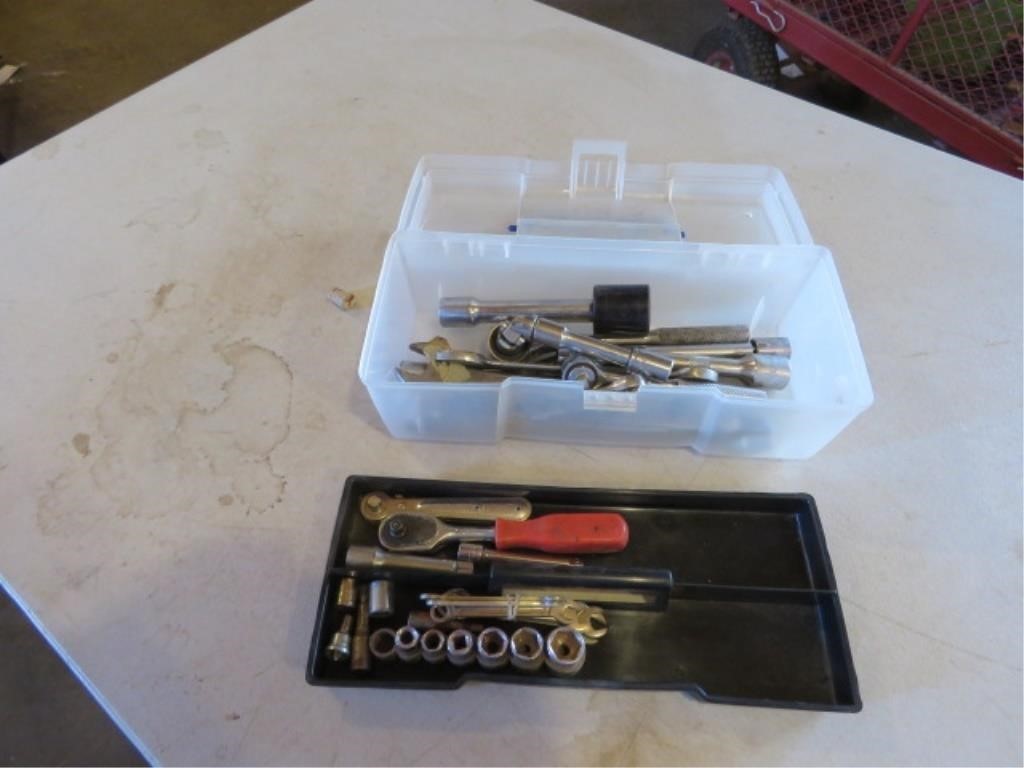 SMALL TOOLBOX WITH CONTENTS - BOX IS DAMAGED
