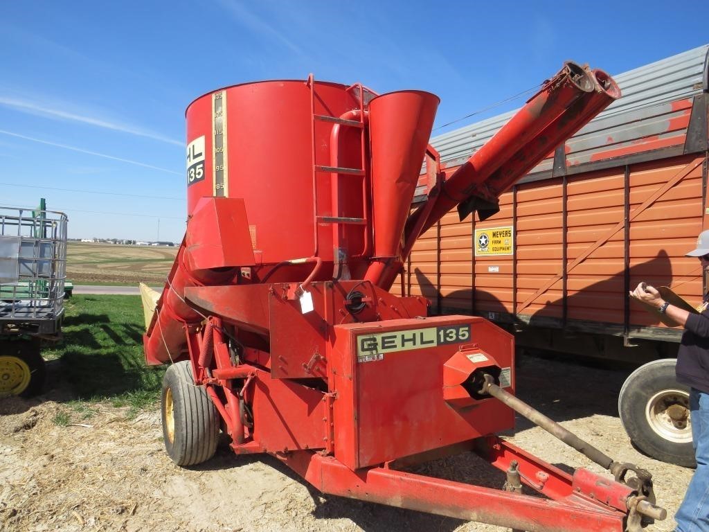 Gehl 135 Mixer Mill w/Hyd Loading & Unloading