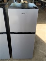 Midea - 4.5 Cu Ft Compact Refrigerator