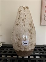 ACCENT VASE W/ DESIGN