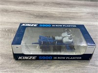 Kinze 5900 16 Row Planter