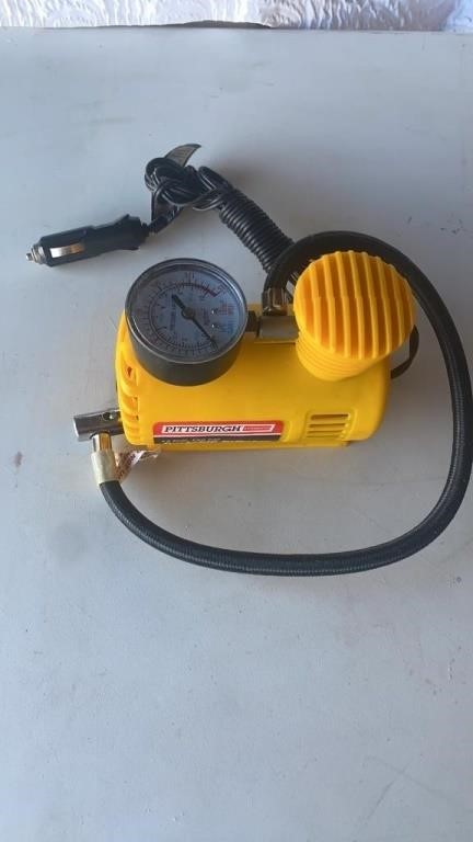 Pittsburgh 12 Volt Portable Inflator