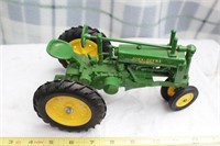 Ertl John Deere Unstyled Model G Toy Tractor