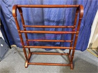 Wooden quilt rack 27x33