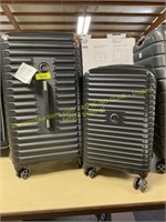 2-piece Delsey Paris luggage set (cracked )