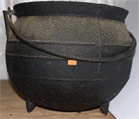 cast iron hog pot