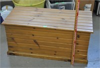 Cedar chest, 39x18.5x18
