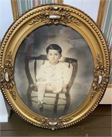 ANTIQUE CHILDS PORTRAIT IN OVAL FRAME