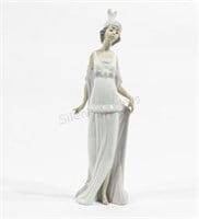 LLADRO, Spain Talk of the Town Lady Figurine