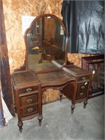 1930s 6 Drawer Vanity w/ Mirror