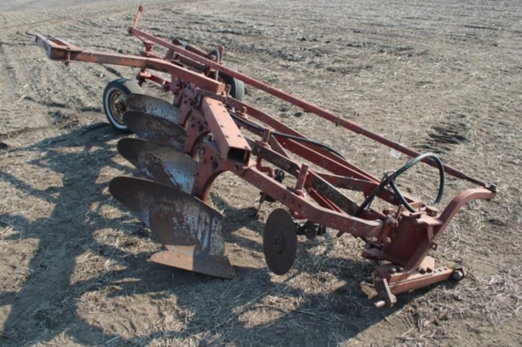 IH 540 4B16" Semi Mounted Plow #NSN