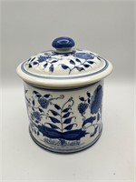 Beautiful Chinese Export Ceramic Canister with Lid