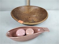 Wooden bowl has chip, salt and pepper tray set