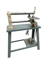 OLDER DELTA SCROLL SAW ON STAND