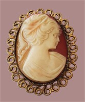 GORGEOUS VINTAGE CELLULOID GOLD CAMEO BROOCH