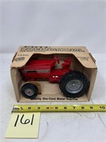 ERTL International Row Crop Tractor 1/16 Scale