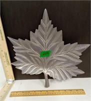 Home Interiors Metal Leaf Plate/ Wall Decor