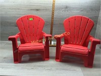 2 RED PLASTIC CHILDRENS CHAIRS