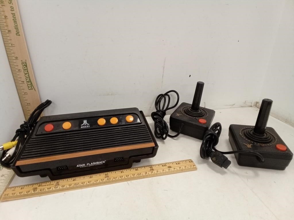 ATARI FLASHBACK Gaming System w/Controllers