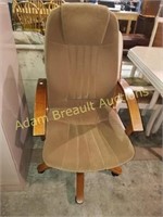 WOOD FRAME PLUSH ROLLING OFFICE CHAIR