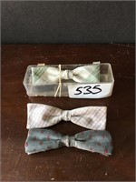 Set Of Vintage Clip On Bow Ties One In Plastic