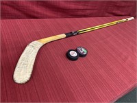 Nike Quest 3 Hockey stick-M. Lemieux, 2 pucks
