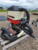 Agri-fab Mow-N-Vac with 8hp Briggs & Stratton moto