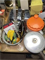 Toaster, Percolator, Kitchen Items & Decor