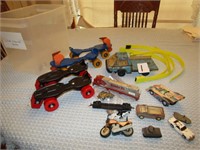 ROLLER SKATES, STRUCTO TRUCK, TOYS W/ TOTE