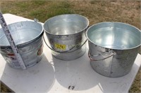 4 galvanized 4.5 gallon pails