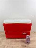 Red igloo cooler