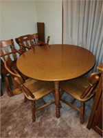 ROUND EARLY AMERICAN STYLE KITCHEN TABLE- 6