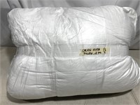 Calvin Klein Queen Pillows, 2-Pack *small stain ^