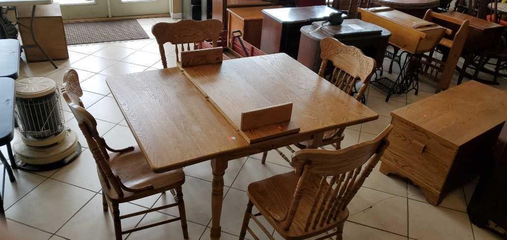 Drop Leaf Table, 4 Chairs & 1 Leaf