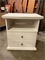 Night stand with drawer