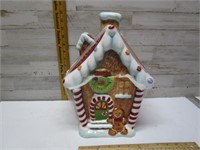 GORGEOUS GINGERBREAD HOUSE COOKIE JAR