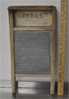 Vintage wash board - info