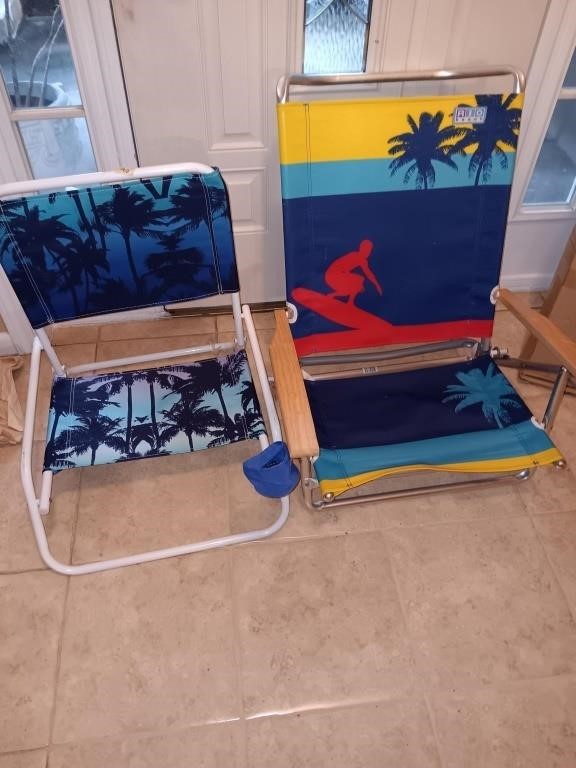 2 beach chairs in great condition.