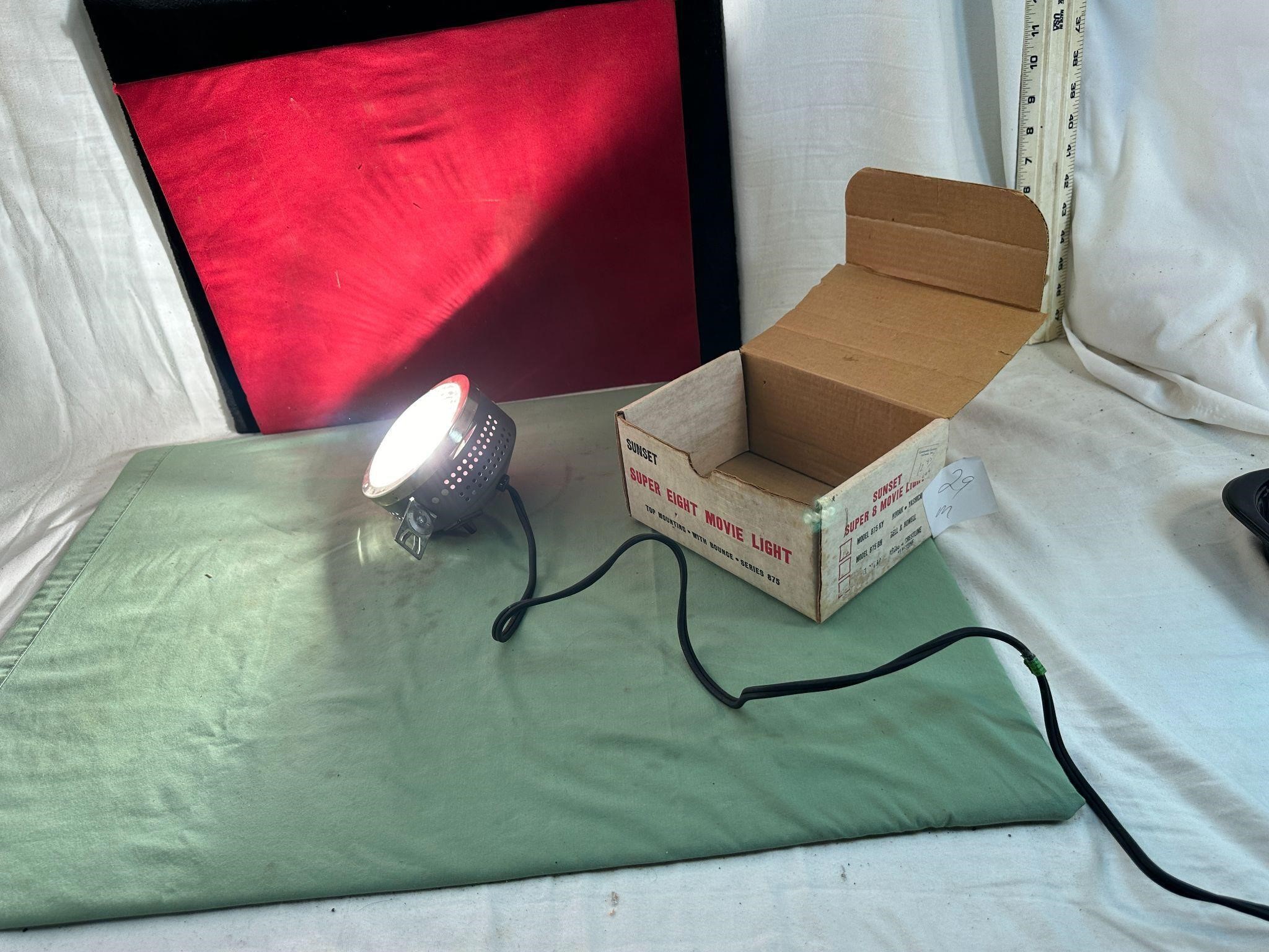 SUNSET SUPER 8 MOVIE LIGHT 850D IN BOX - WORKS