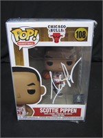 SCOTTIE PIPPEN SIGNED BULLS FUNKO POP COA