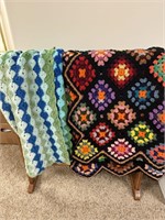 Quilt stand and 2 vafigans