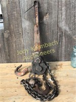 Yale 1 1/2 ton "come a long" chain power pul
