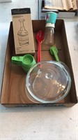 Pampered chef food chopper with Tupperware