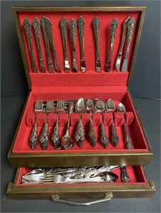 Stainless Steel Flatware Set Containing Pieces