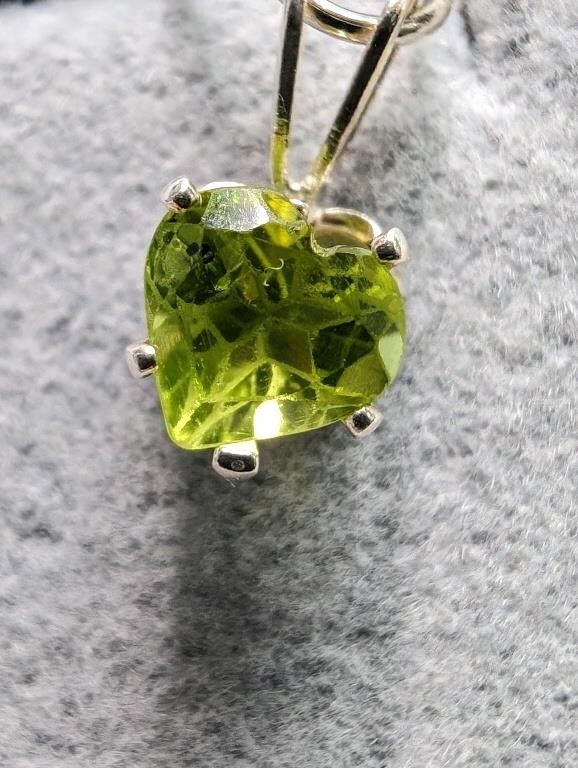 Silver Peridot(0.7ct) Pendant