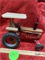 INTL NATL HARVESTOR FARMALL 826 TRACTOR