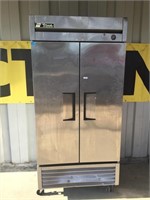 Working TRUE T-35 Commercial Refrigerator